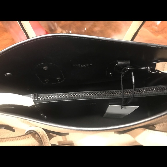 YSL GRAINED LEATHER SAC DE JOUR ALMOST NEW - Picture 6 of 8